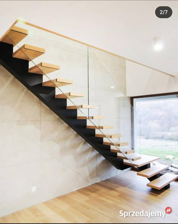 Schody drewniane gięte dywanowe na beton sprzedam