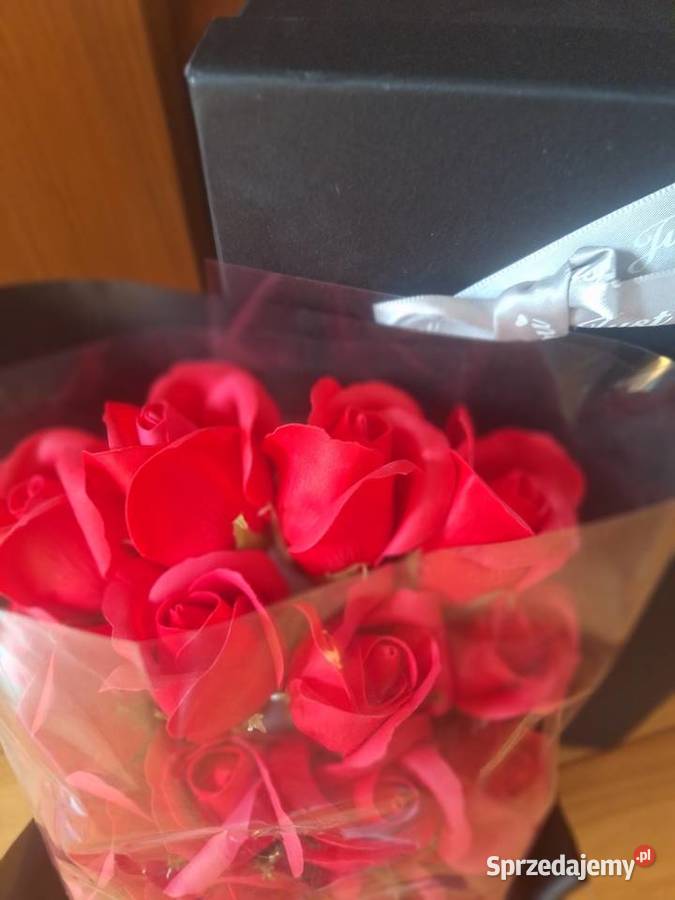Bukiet 18 mydlanych roż w pudełku prezentowym Strzyżów sprzedam