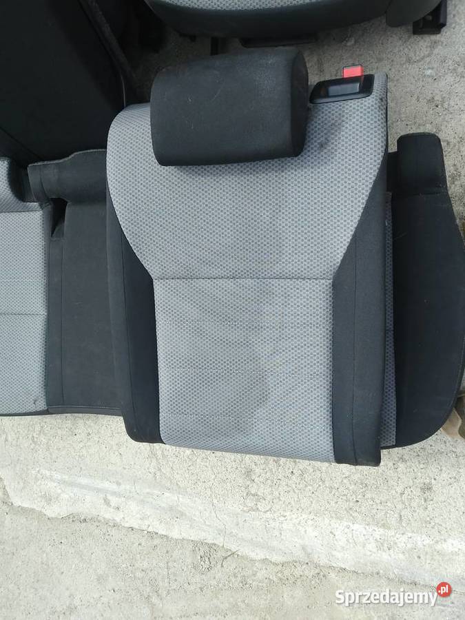 Fotele Kanapa SKODA OCTAVIA III sedan 15 komplet Rok produkcji 2015 Części samochodowe Dębno