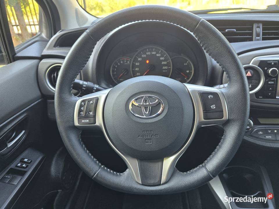 Toyota Yaris 10 VVTi 69 bezwypadkowy serwisowany manualna Karczew
