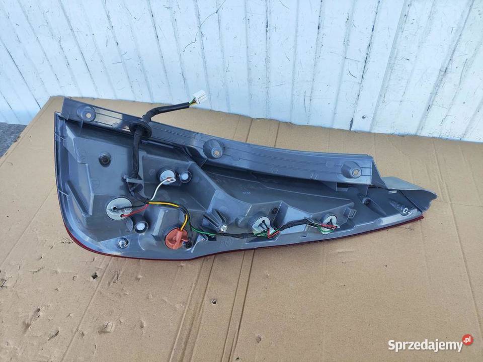 HYUNDAI I30 KOMBI 0712 LAMPA LEWA TYŁ