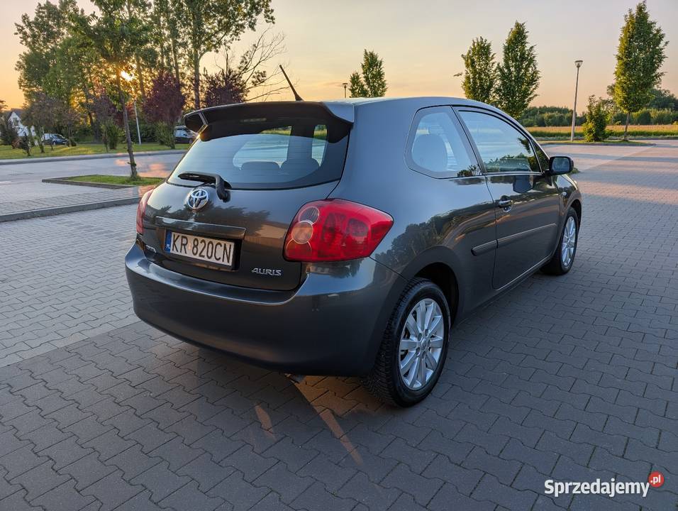 Toyota Auris Niepołomice