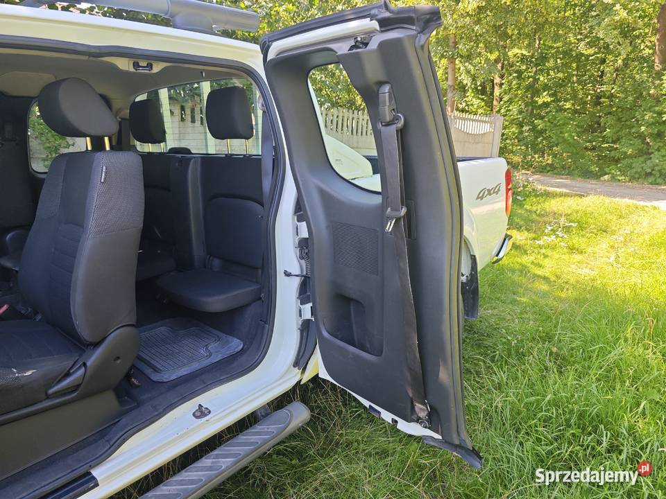 Nissan Navara 25 4x4 Diesel 190 Podniesione biały