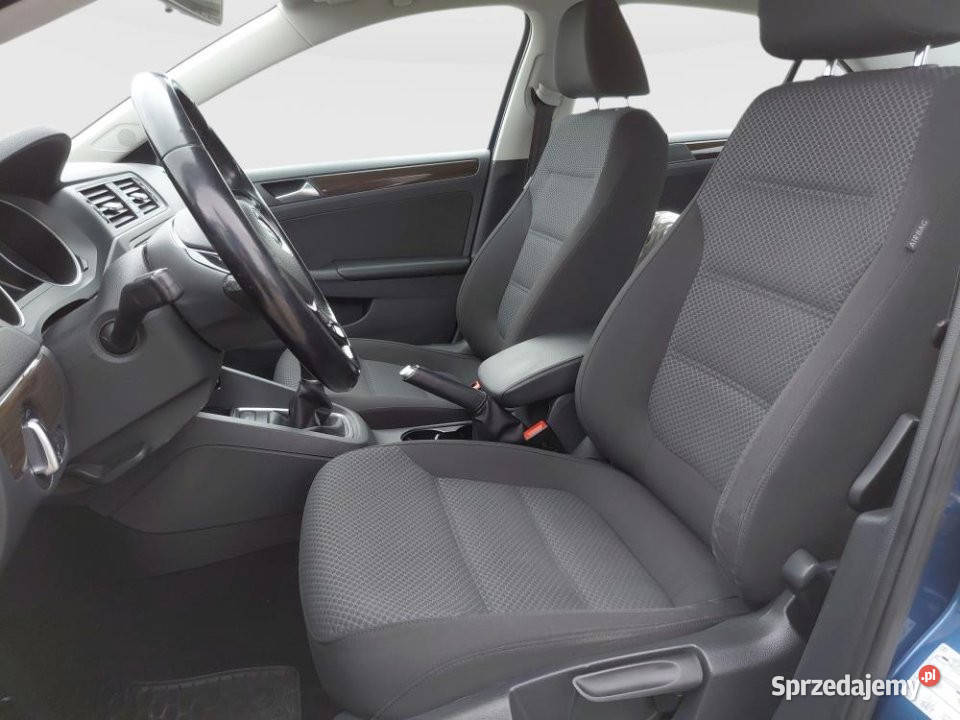 Volkswagen Jetta 2016r Tempomat Czujniki 125KM Jetta Warszawa