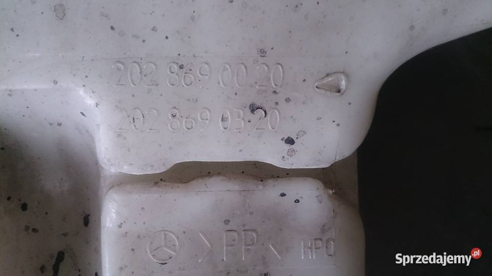Zbiornik płynu spryskiwaczy Mercedes w202 Rok produkcji 1998 Pozostałe Kosarzew-Stróża sprzedam