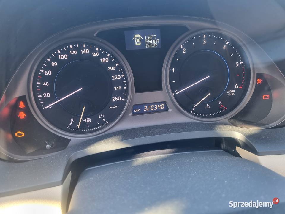 Lexus is 220d