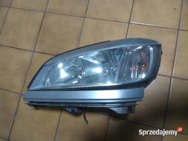 lampa lewa przednia Lampy przednie