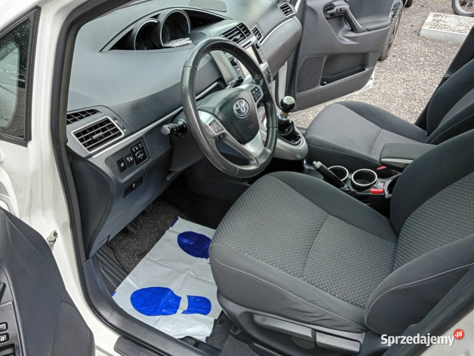 Toyota Verso światła do jazdy dziennej