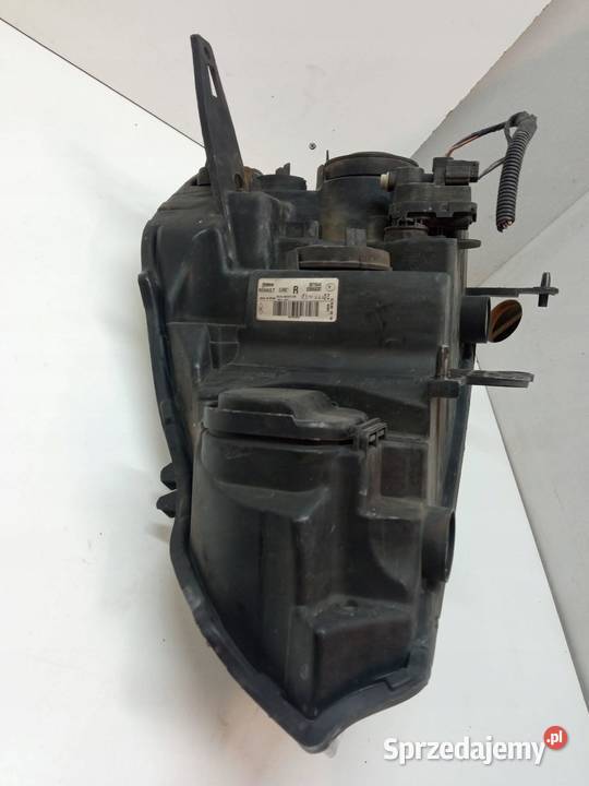 LAMPA PRZÓD PRAWA EU LIFT 8200658387 Renault