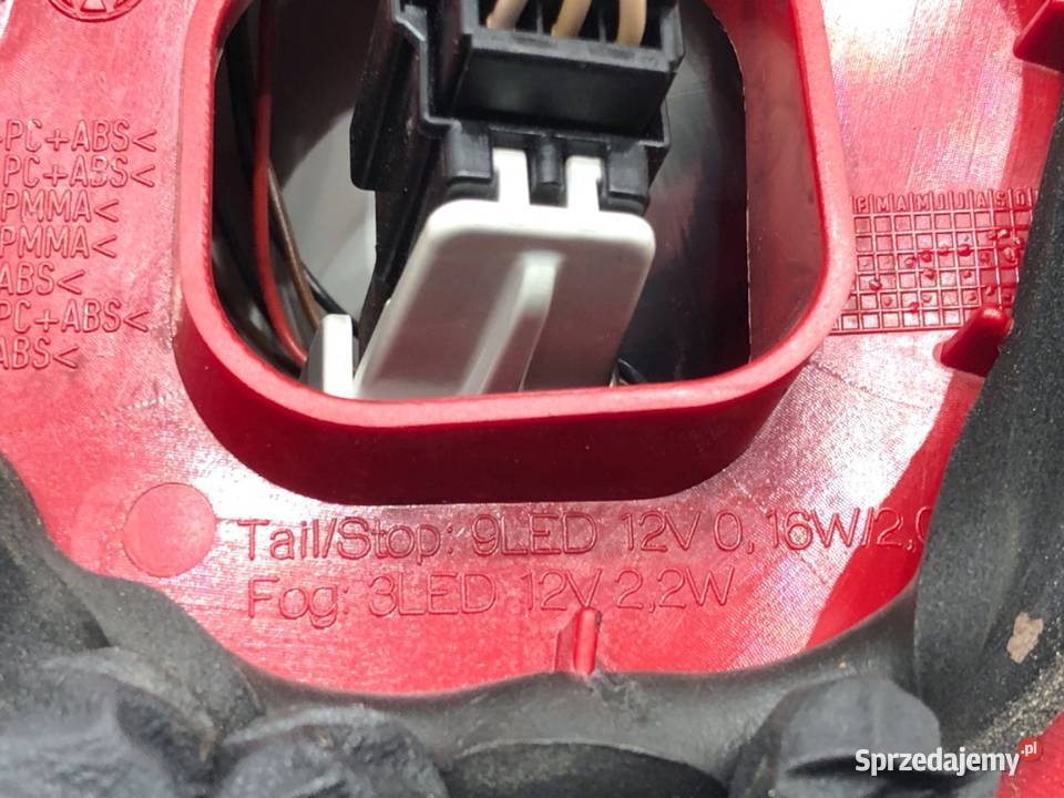 LAMPA TYŁ LEWA WEWNĘTRZNA VW PASSAT B7 osobowe