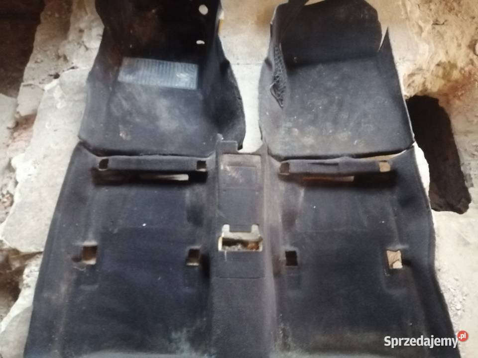Wykładziny podłogi Mercedes w202 lift czarny Kosarzew-Stróża sprzedam