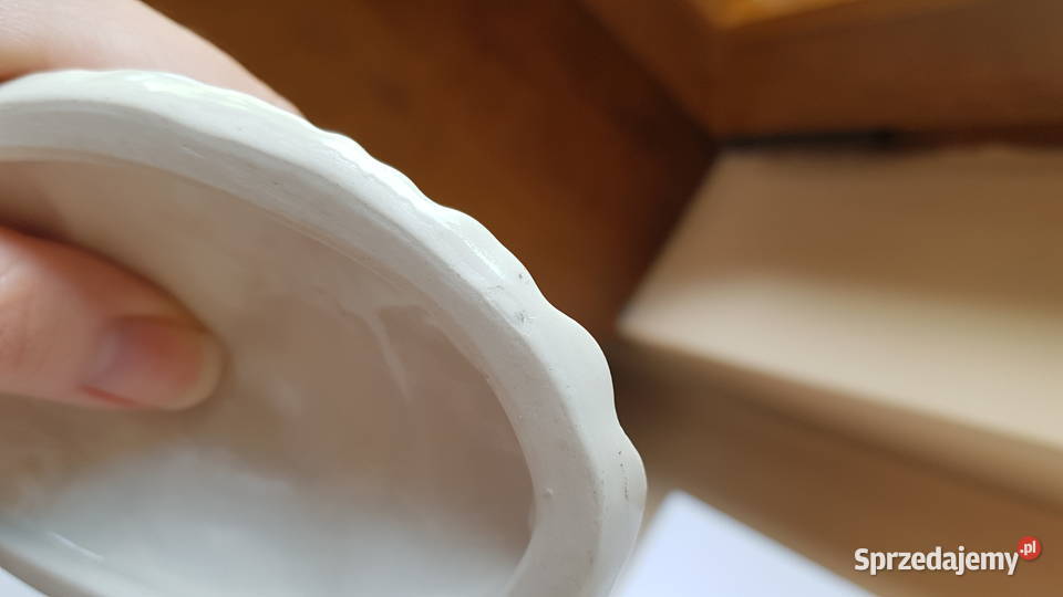 Sygnowane ceramiczne puzderko bombonierka w sprzedam