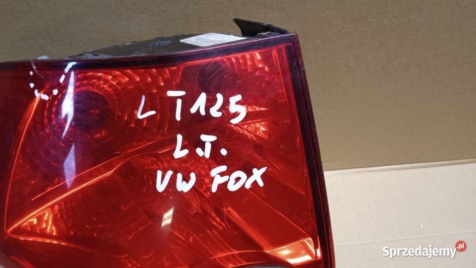 VW FOX I HB LAMPA TYŁ LEWA osobowe Zbierkowo