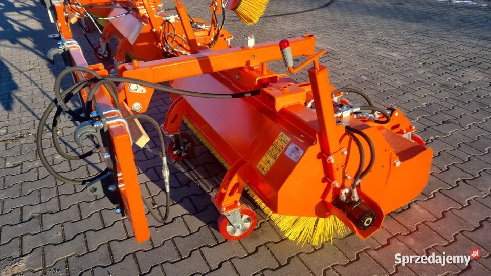 Zamiatarka firmy Sonarol Łomża