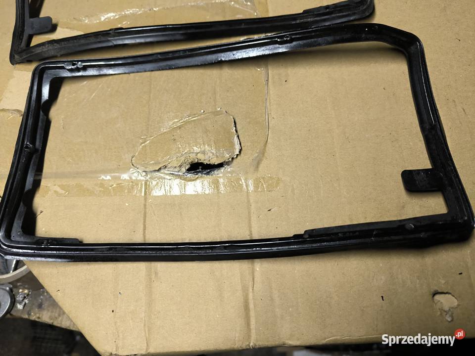 Fiat 125p lampy tylne ramka podstawa guma Stalowa Wola sprzedam