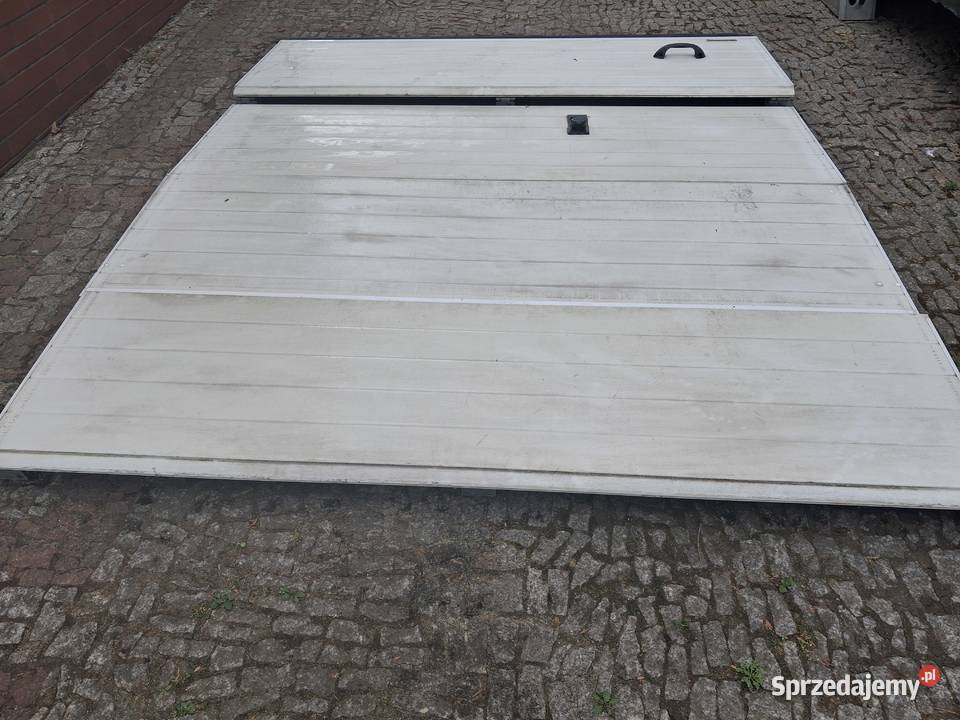 Brama garazowa panelowa