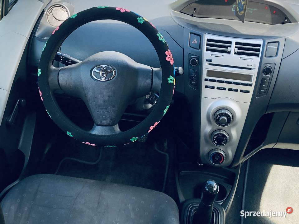 Toyota Yaris II SREBRZYSTY 10 VVTi 69 Krajowy podkarpackie