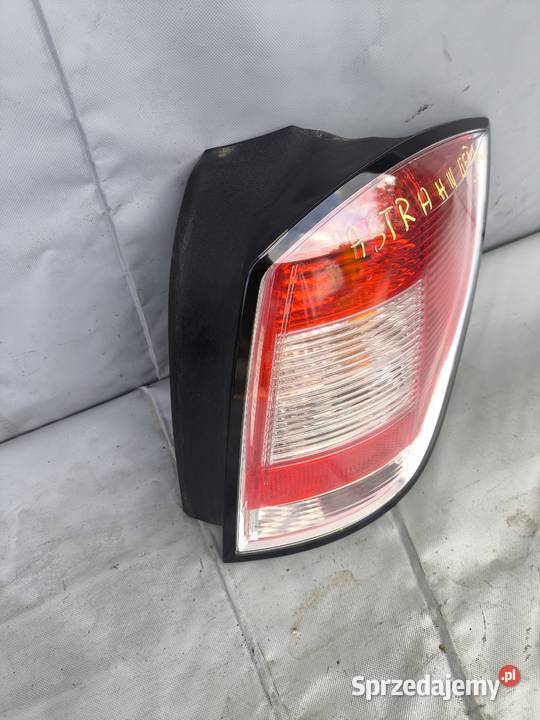 OPEL ASTRA H III LIFT KOMBI LAMPA TYLNA PRAWA osobowe Radom