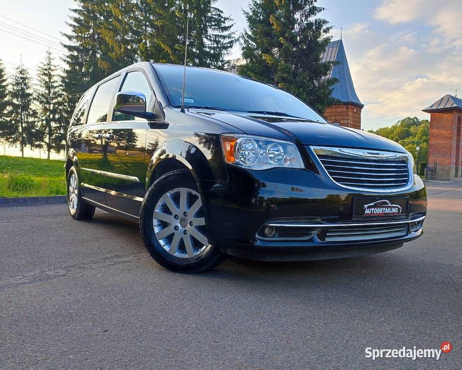 Ładny nie zgnity Chrysler Town Country 36v6 Domaradz sprzedam