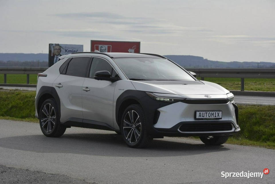 Toyota bZ4X 714 kWh panorama nawigacja full led aluminiowe felgi bZ4X Sędziszów Małopolski sprzedam