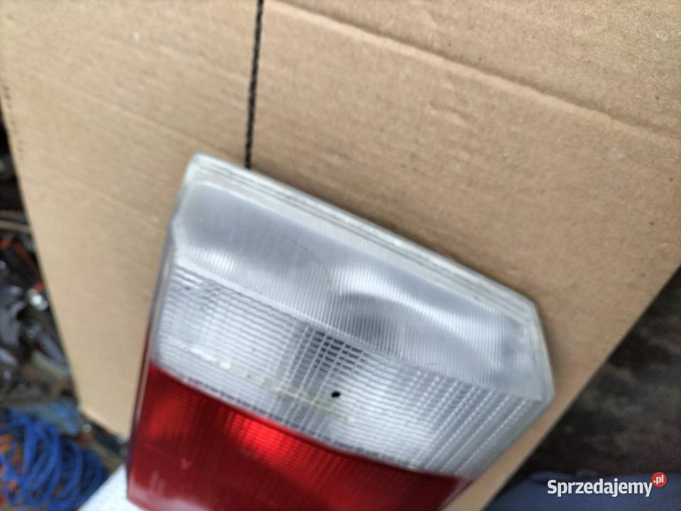 LAMPA TYŁ TYLNA LEWA Audi 80 LEFT 893945093G Części lubelskie Kamień-Kolonia