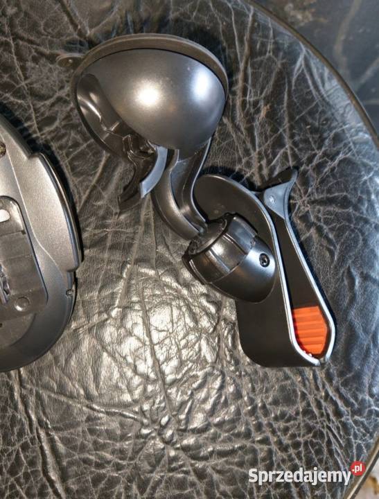 Uchwyty samochodowe używane Podstawki i uchwyty sprzedam