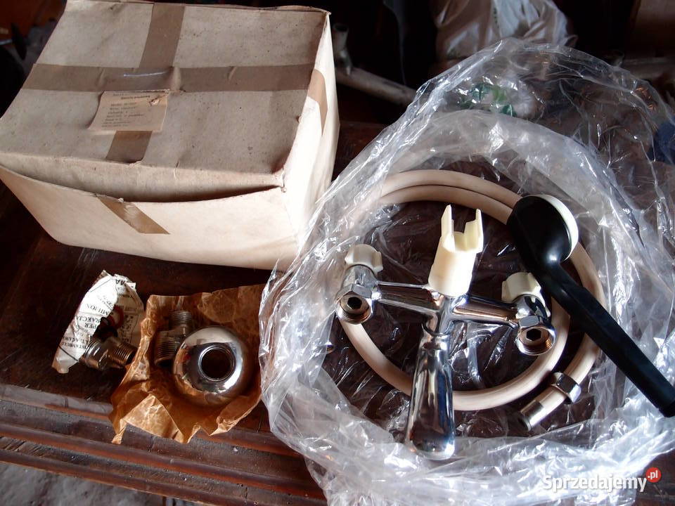 Bateria wannowa ścienna 12 15mm produkcja PRL Łódź