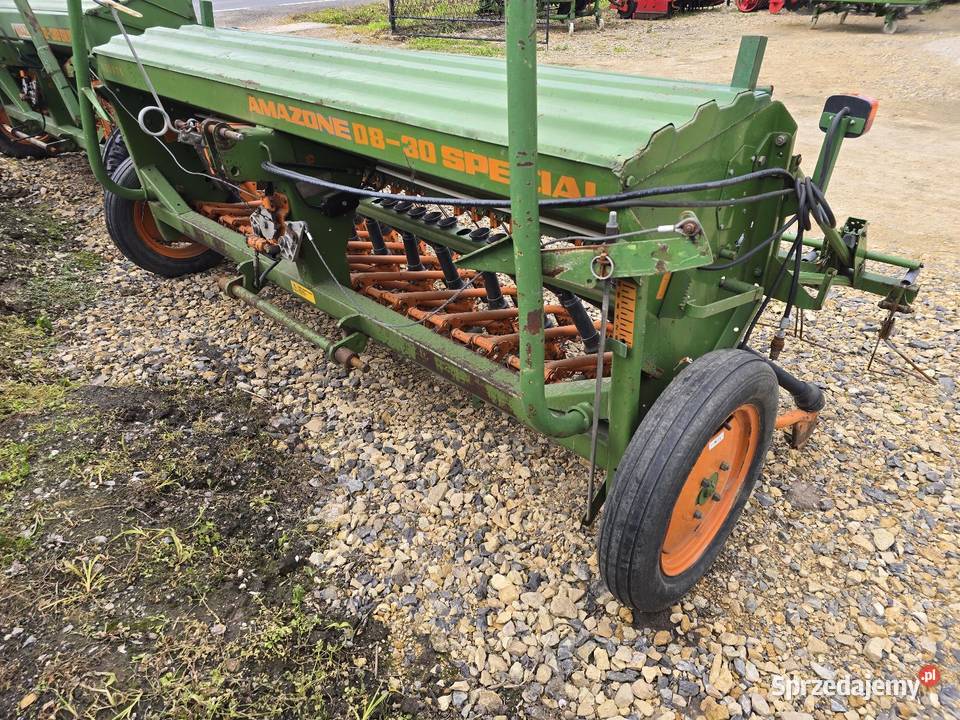 Siewnik zbożowy Amazone D8 Special II 3m import Maków
