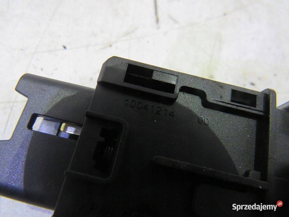 PRZYCISK ESP SX4 SCROSS 3758557L00 sprzedam