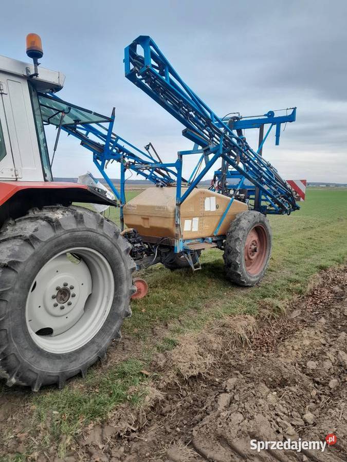 Opryskiwacz Berthoud 1400l 21m Zaczepiane