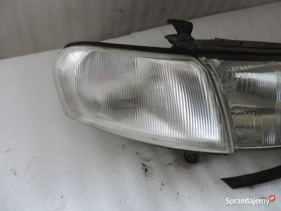 OPEL VECTRA B LAMPA PRAWA PRZEDNIA