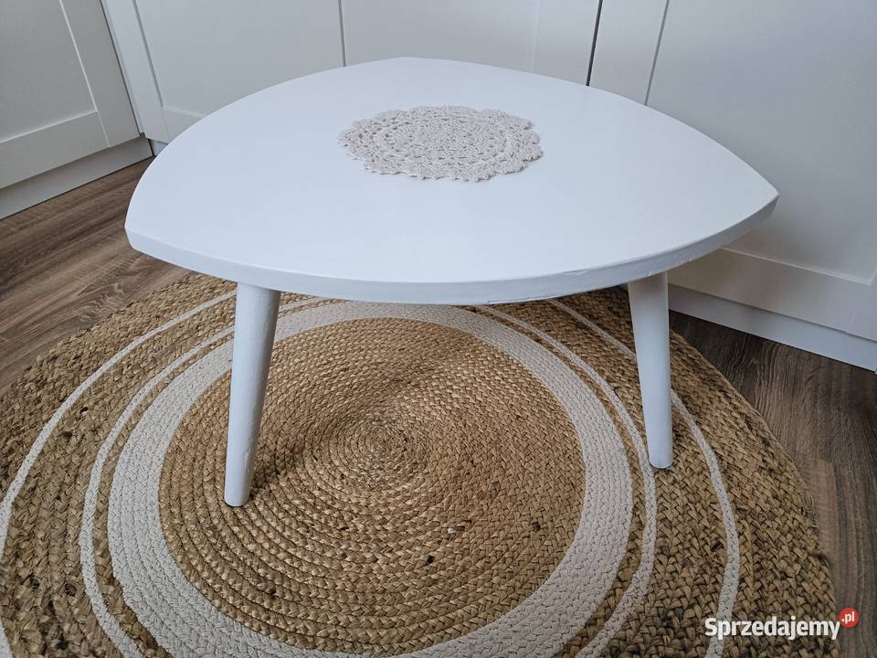 STOLIK kawowy biały trójkąt na 3 nogach Ława Brzostek