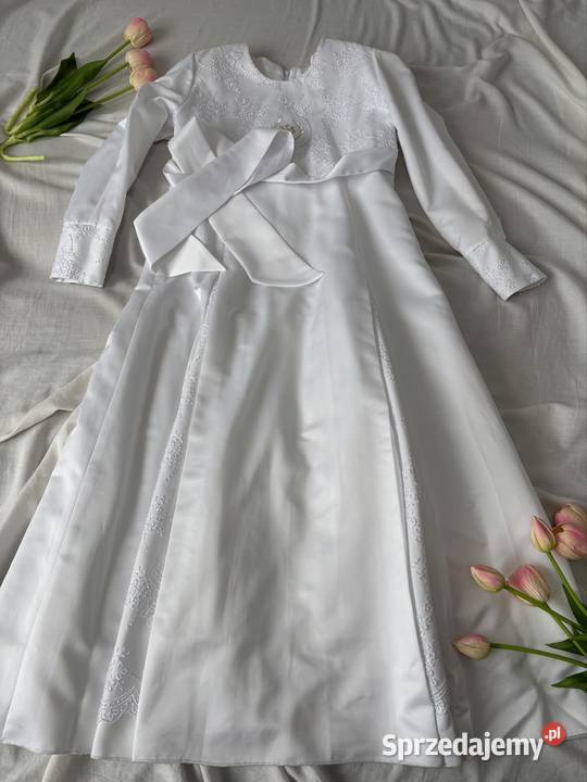 Zdobiona sukienka komunijna