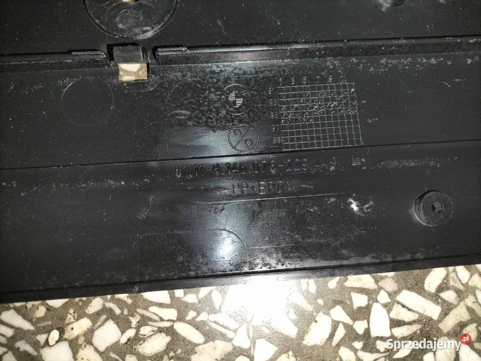 Podstawa tablicy rejestracyjnej przód BMW E36 Poręba