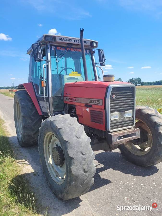 Ciągnik Massey Ferguson 3075 lubelskie Działyń