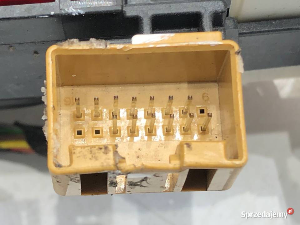 SKRZYNKA BEZPIECZNIKÓW AUDI Q5 FY 80A971845 SUV