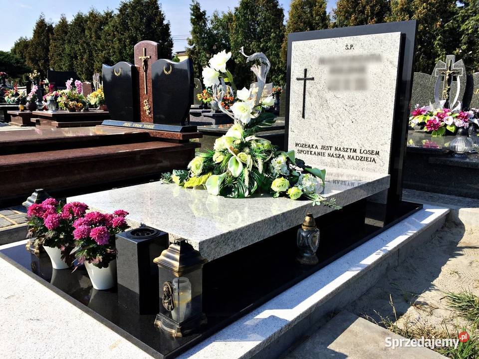 Podnoszenie pomników odnawianie liter układanie