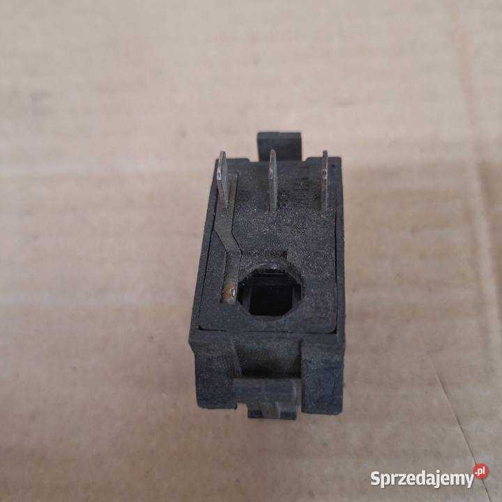 VW Garbus model 1303 włącznik dodatkowy na 2 i 3 Gołków