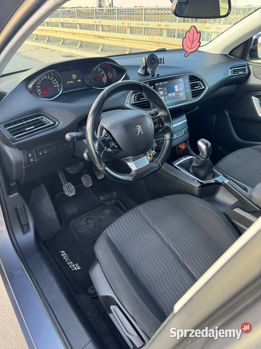 Peugeot 308 T9 benzyna 2016 kupiony w polskim salonie Jawor