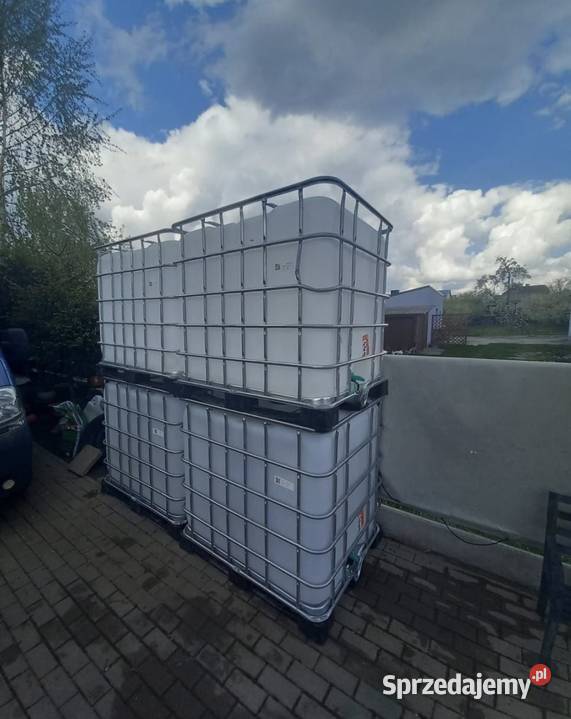 Zbiornik na wodę spożywce nowe na plastikowych