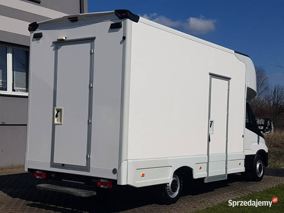 Iveco Daily KONTENER NISKOPODŁOGOWY 443x223x242 Rok produkcji 2020 Poręba sprzedam