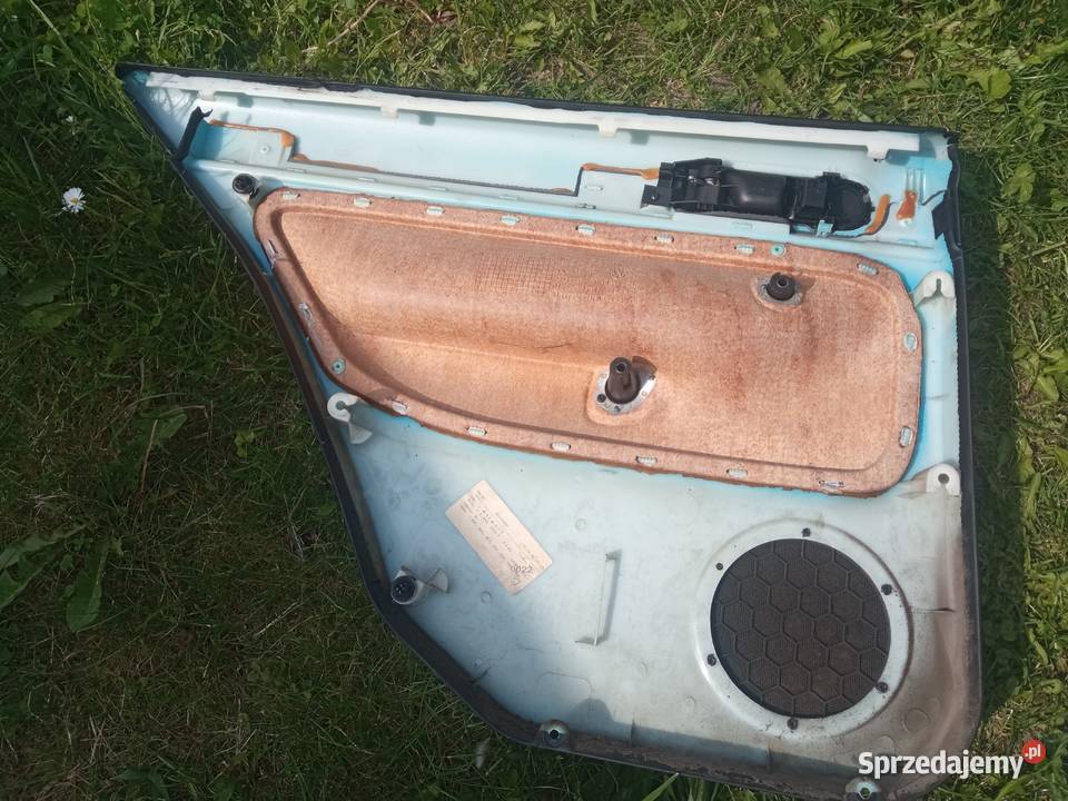 Dwa boczki drzwi tył golf 4 elektryczne szyby Rok produkcji 2000 lubelskie Świdnik