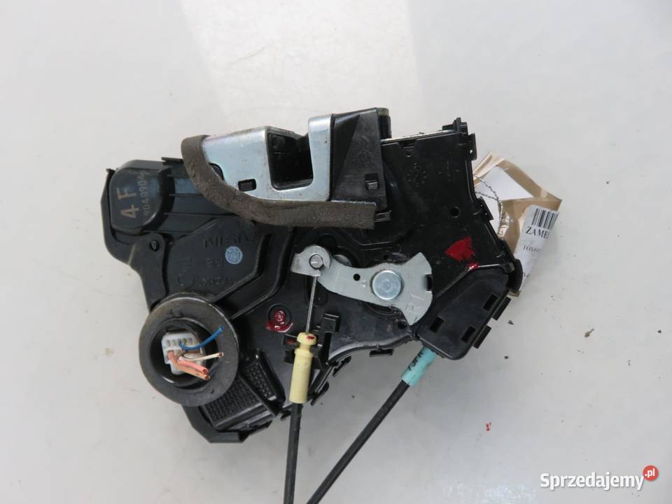 ZAMEK PRAWY PRZEDNI TOYOTA URBAN CRUISER