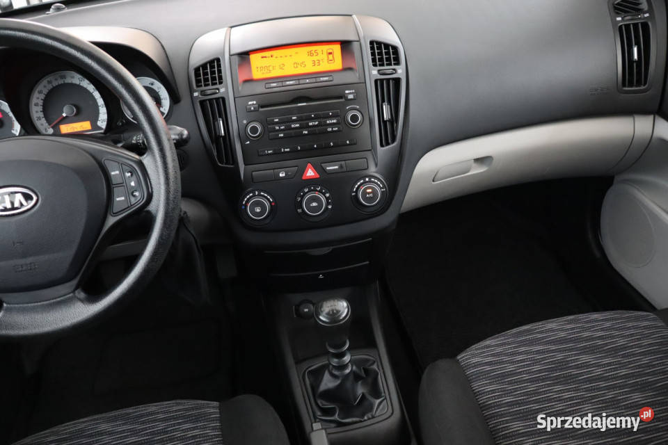 Kia Ceed 14 CVVT srebrny Zabrze