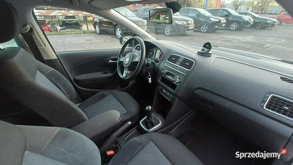 Volkswagen Polo 14 MPI zadbane serwisowane podgrzewane fotele Tomaszów Mazowiecki
