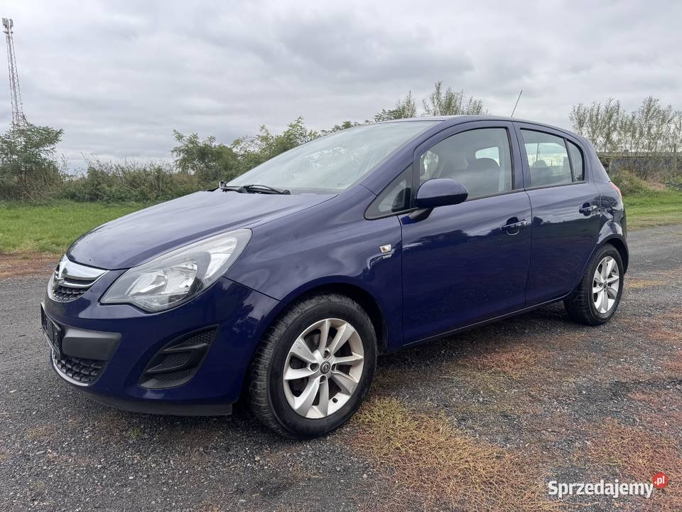 Opel Corsa D 12 benzyna bogate wyposażenie Corsa Żnin