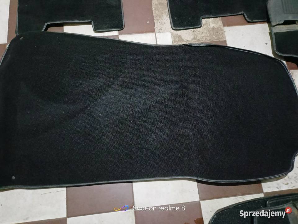 Mercedes 190 W201 dywany wykładzina tapicerka