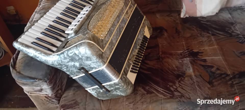Akordeon victoria 80 basów uszkodzony Sosnowiec