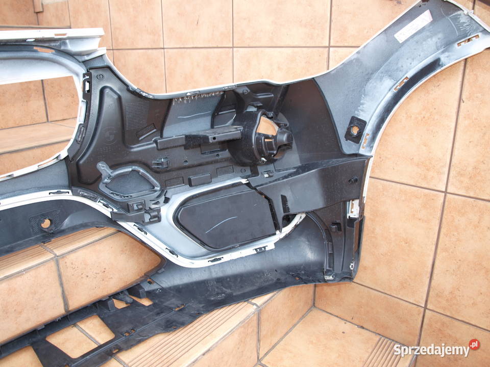 BMW X1 F48 zderzak przód 6 x parktronic 2015