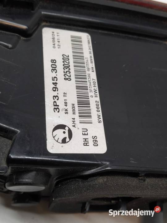LAMPA TYŁ W KLAPĘ PRAWA HB SEDAN 3P3945308 Skoda świętokrzyskie